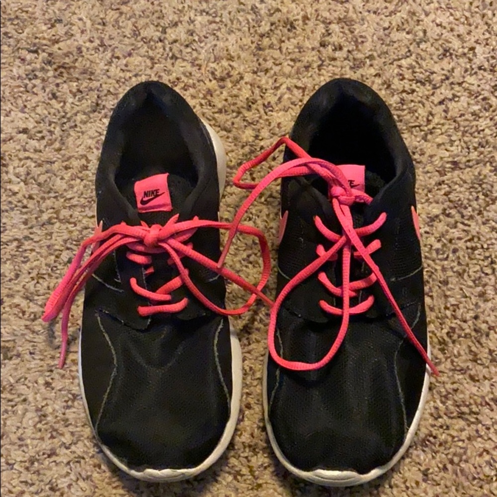 💖3/$12💖Final price drop! Girls Nike tennis shoes